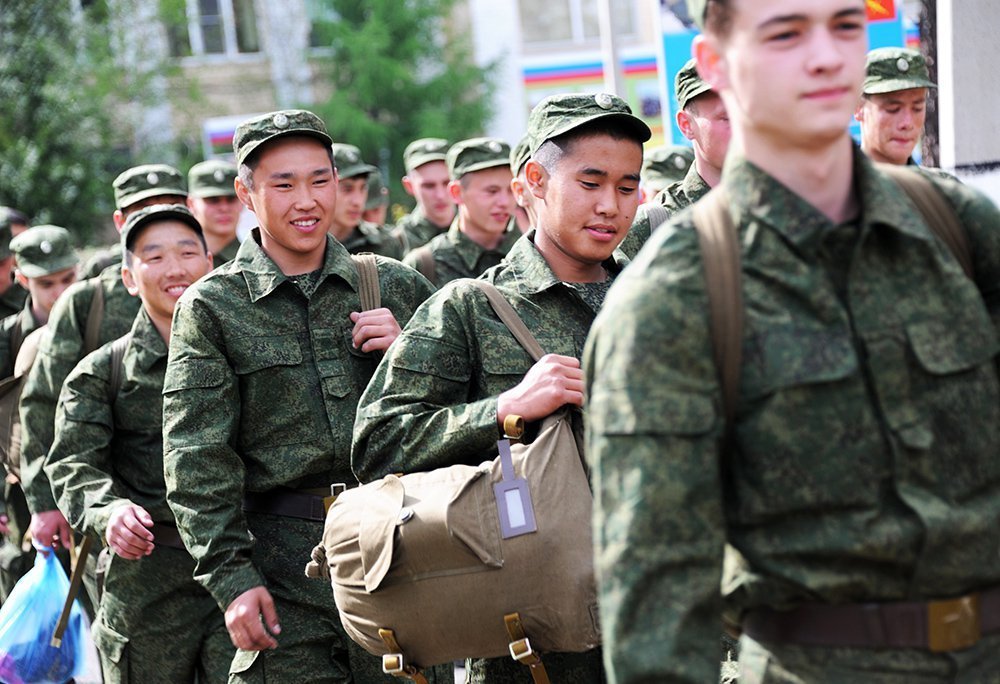 Владимир Путин подписал указ о службе иностранцев в армии РФ