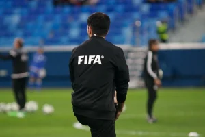 ФИФА назвала условия для несения ответственности за приостановку контрактов иностранных футболистов фото