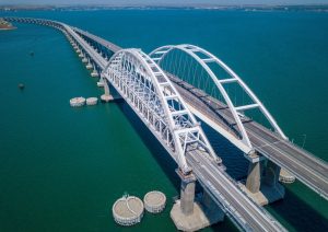 Крымский мост временно закрыт из-за учений фото