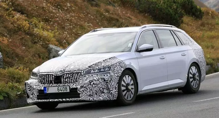Компания Skoda выпустила видеотизер новых Superb и Superb Comdi
