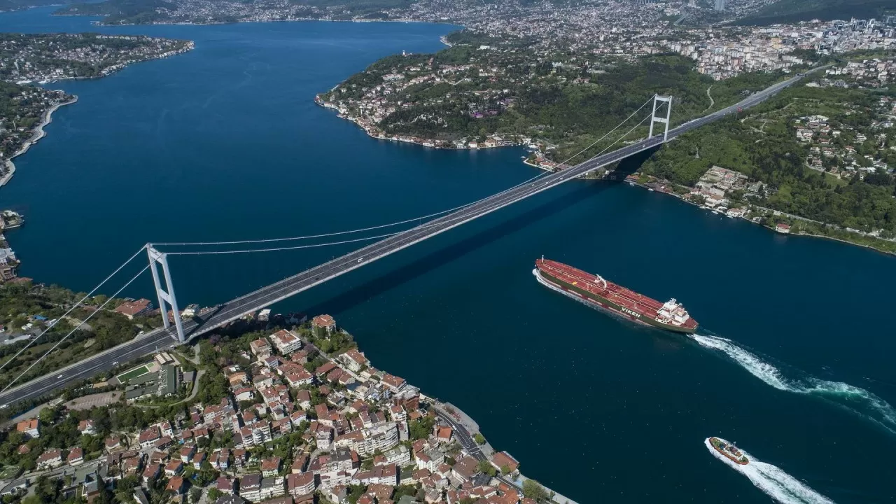Турция меняет правила проезда через пролив