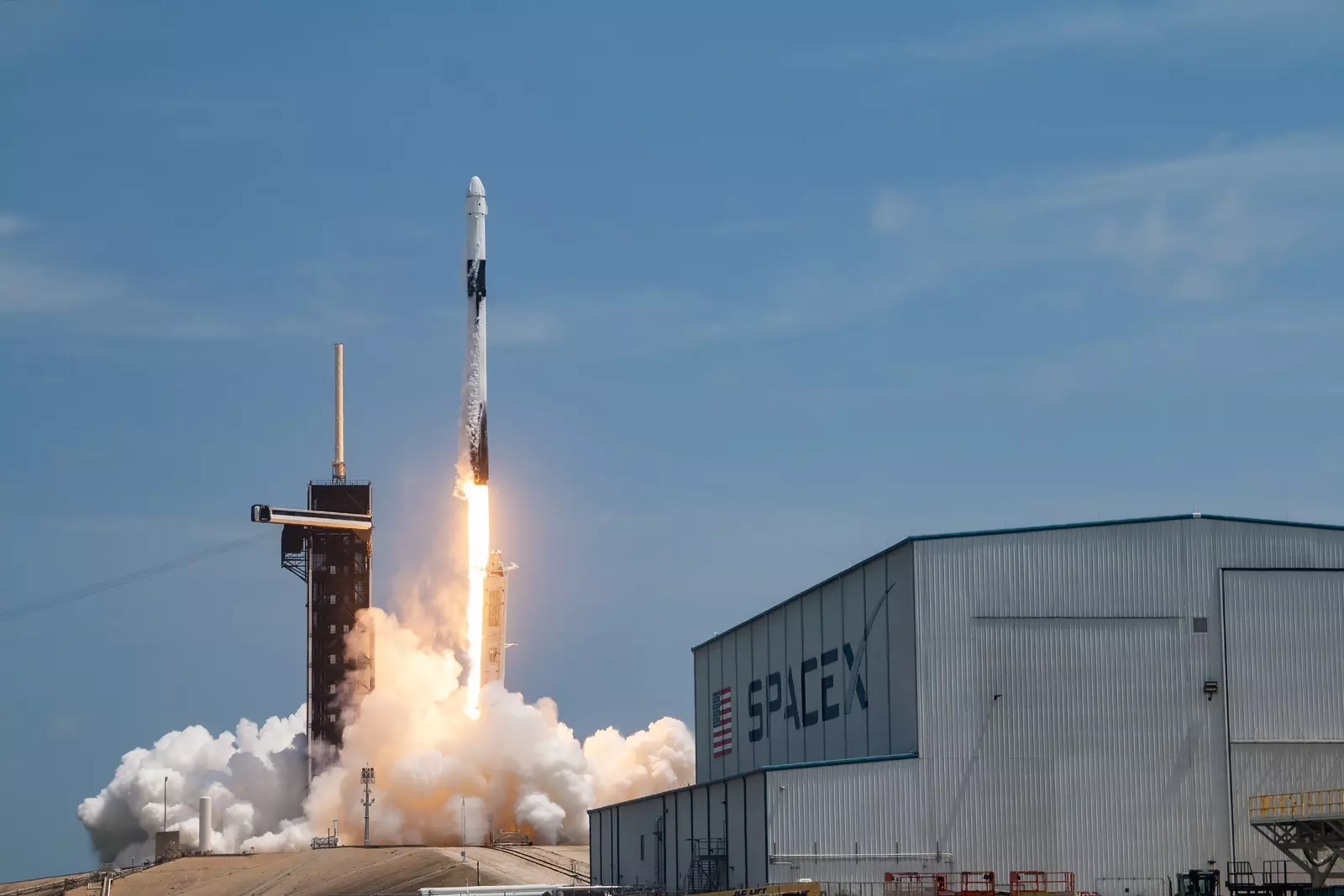 Фото ракеты Falcon 9