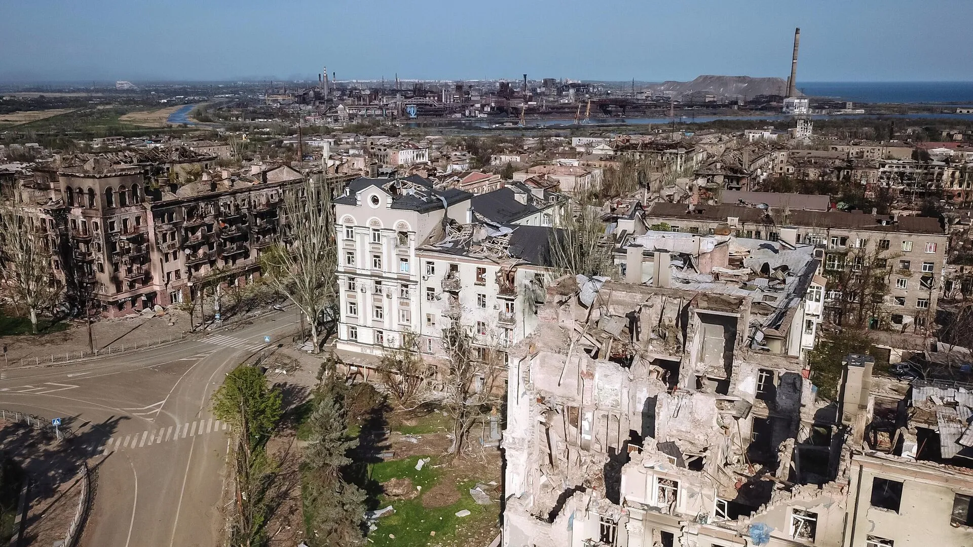 Мариуполь в 2022 году, разрушенный город