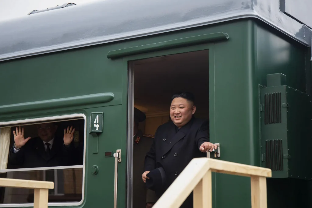 Ким Чен Ына встретили на железнодорожной станции Хасан