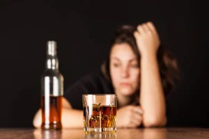 Даже небольшое потребление спиртного увеличивает риск сердечных заболеваний, говорят ученые фото
