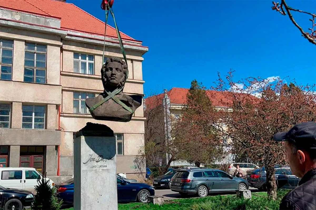 Памятник Пушкину в Украине
